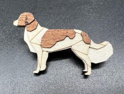 Holzbrosche BeWooden Kooikerhondje im Profil